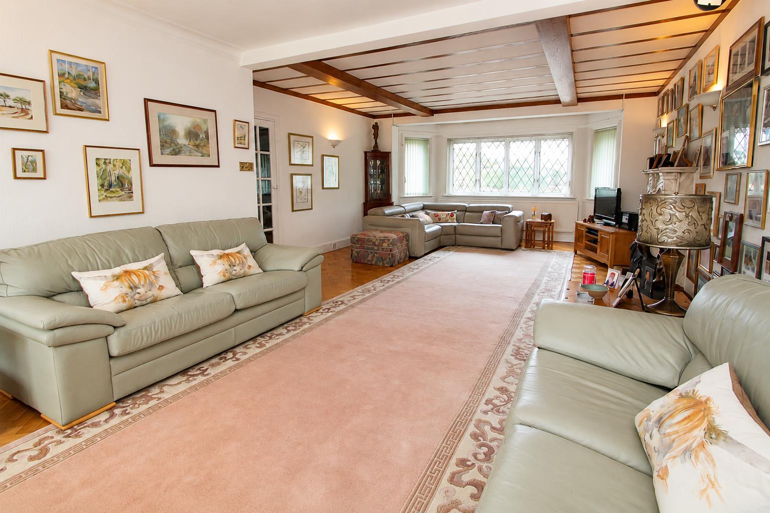 7 bed property in Champneys Close, Sutton
